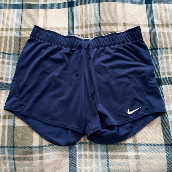 Nike Pants - Nike women's short - Medium